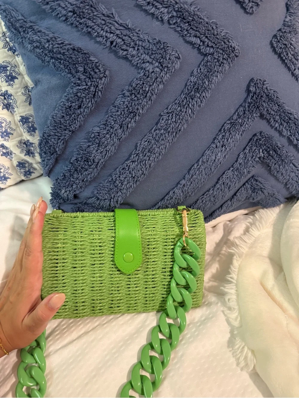 Green Woven Crossbody Bag with Chunky Chain Strap